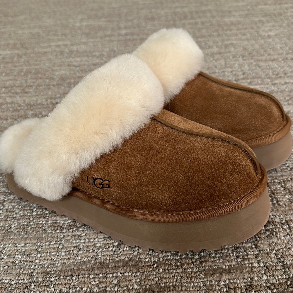 UGG platform slippers size 8